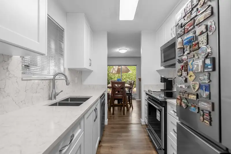 3 10056 154 STREET - photo 4 of 32