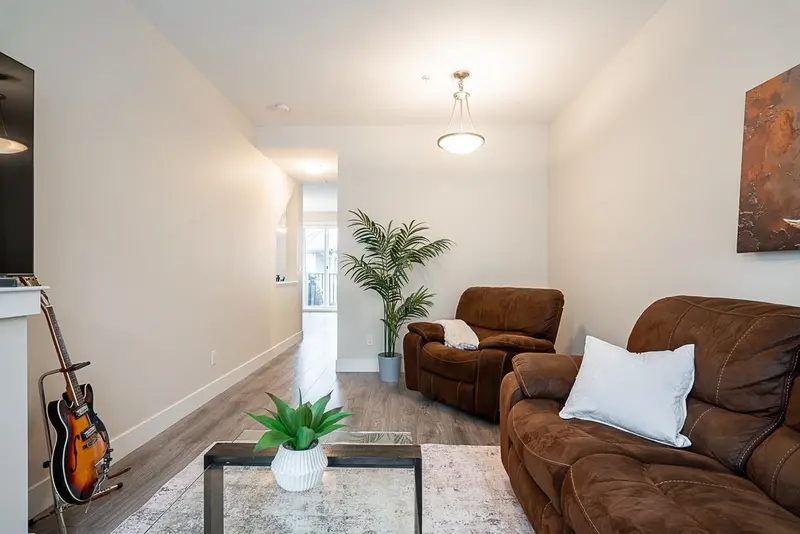 16 8250 209B STREET - photo 3 of 25