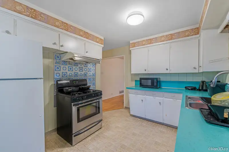 8288 12TH AVENUE - photo 4 of 12