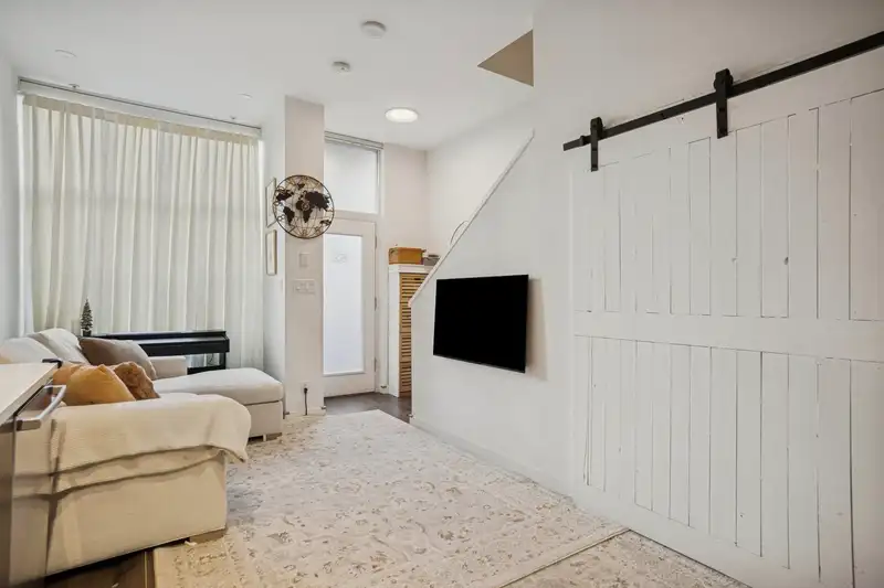 62 W 1ST AVENUE - photo 3 of 28