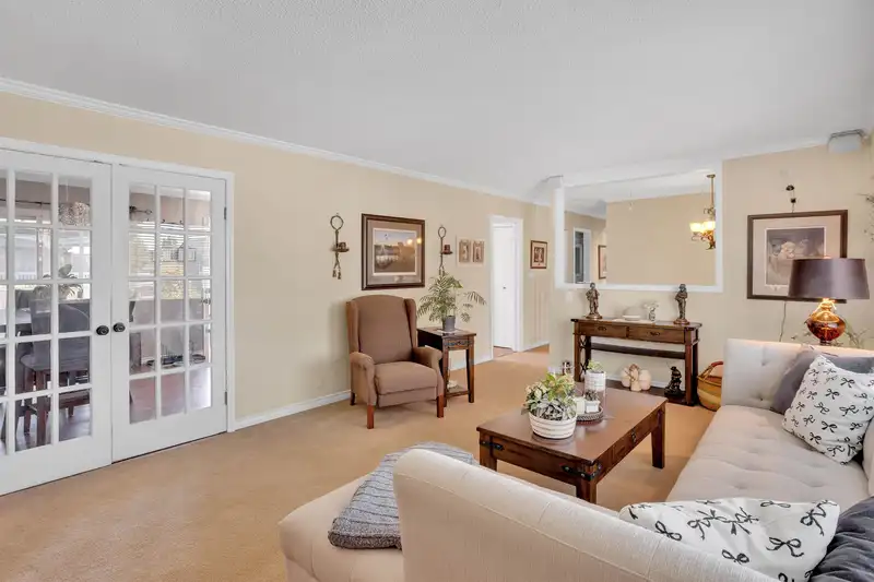 5444 45 AVENUE - photo 3 of 23