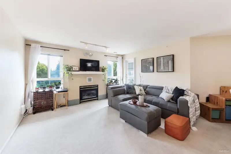 318 19750 64 AVENUE - photo 1 of 21