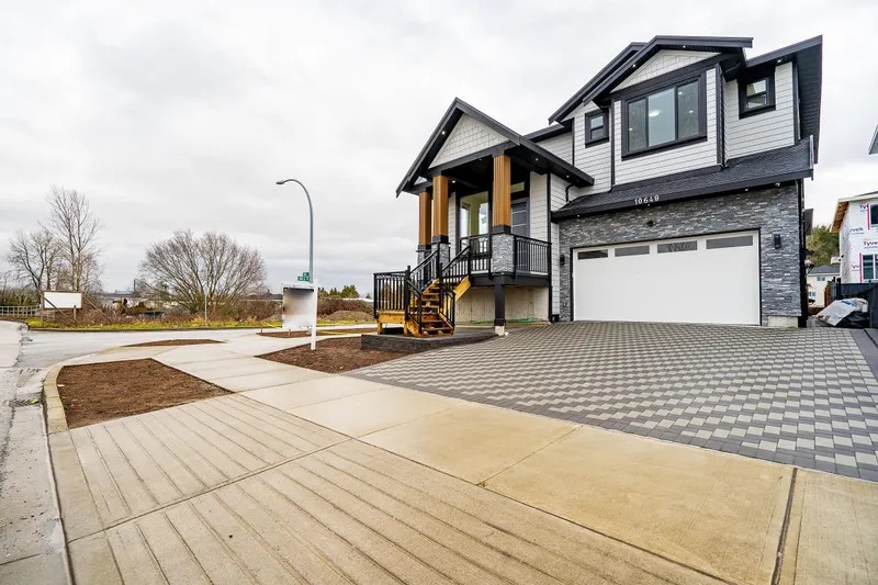 10648 124 STREET - photo 2 of 25