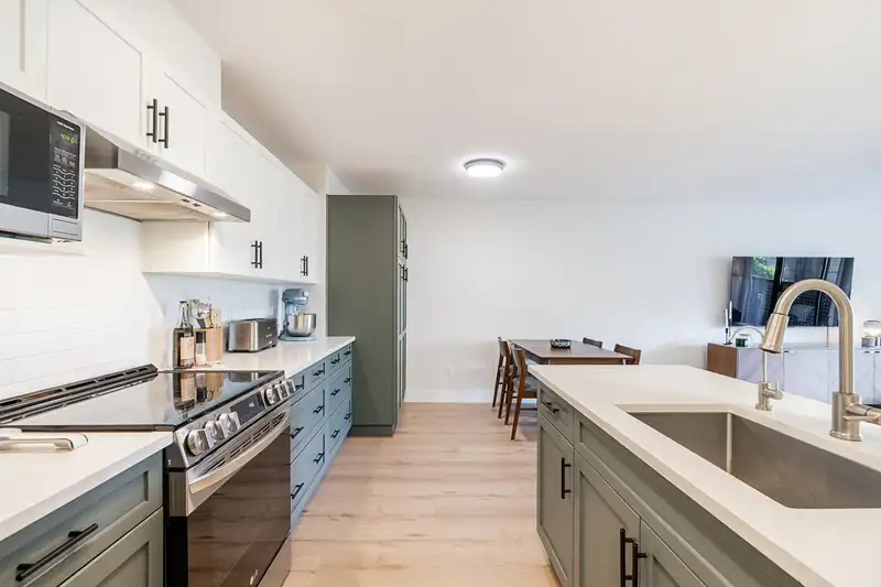 302 1200 PACIFIC STREET - photo 1 of 33