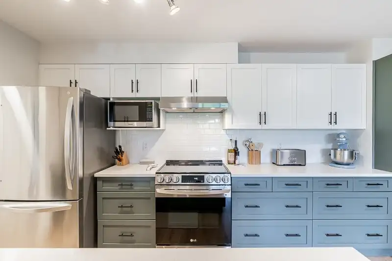 302 1200 PACIFIC STREET - photo 4 of 33