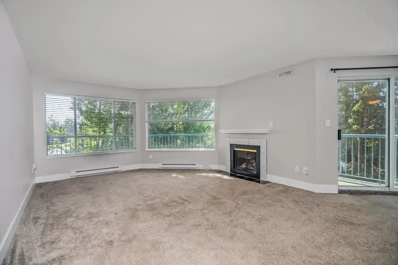 205 1755 SALTON ROAD - photo 4 of 32