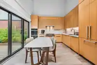 423 GREENSBORO PLACE - thumbnail 4