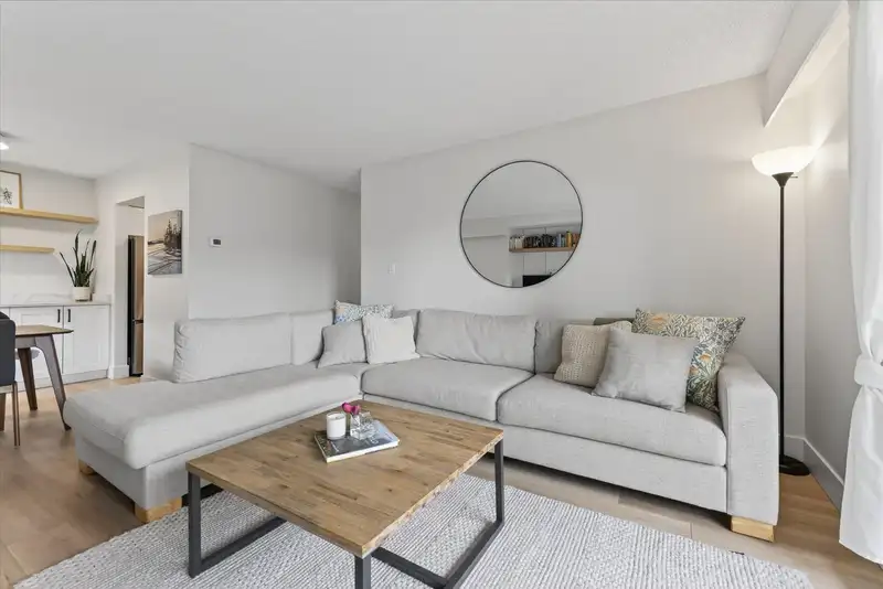 111 1011 FOURTH AVENUE - photo 2 of 40