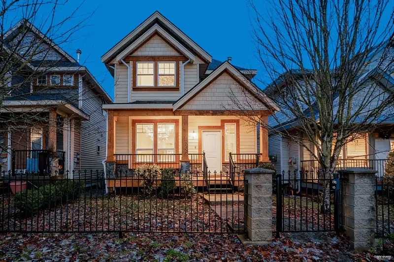 13125 108 AVENUE - photo 1 of 25