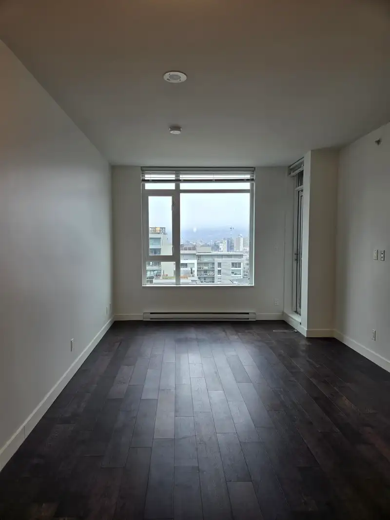 604 2321 SCOTIA STREET - photo 3 of 10