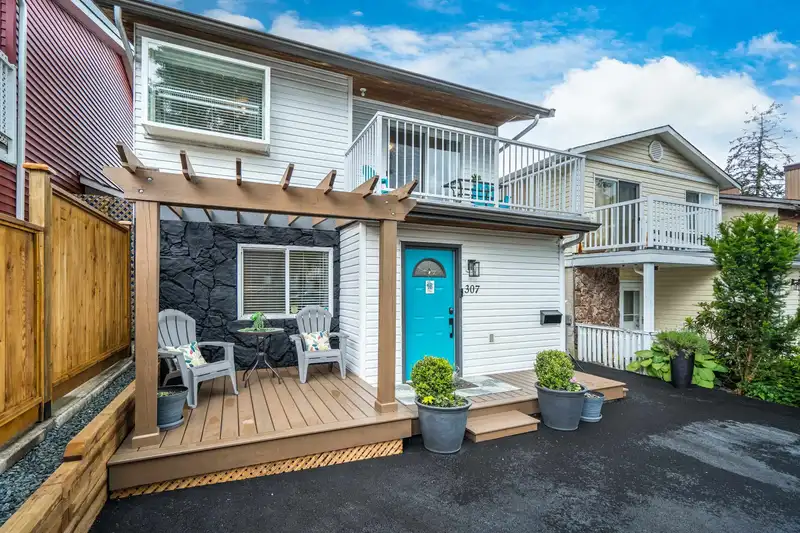 307 NICHOLAS CRESCENT - photo 3 of 40