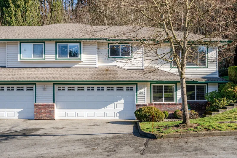 20 34250 HAZELWOOD AVENUE - photo 1 of 25