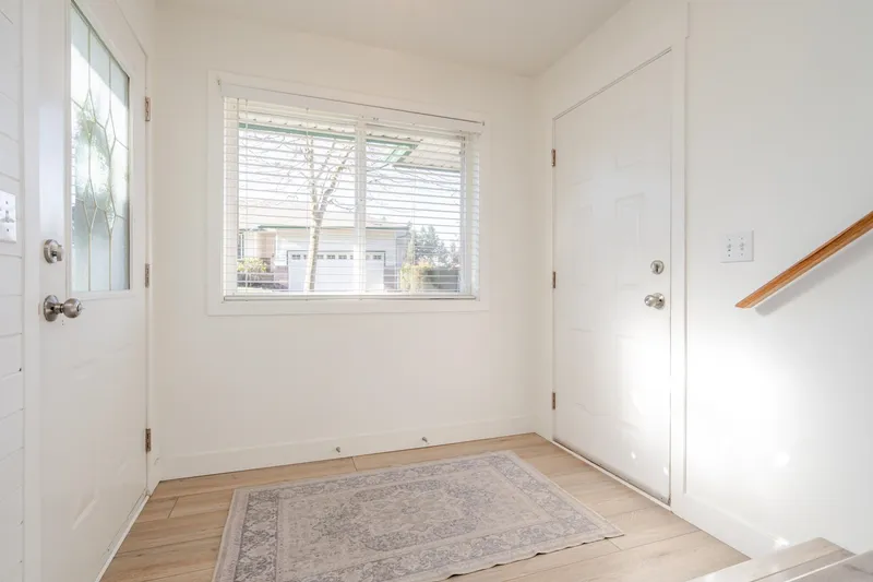 20 34250 HAZELWOOD AVENUE - photo 4 of 25