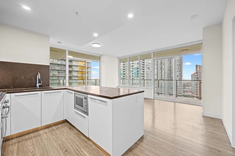 2203 6288 CASSIE AVENUE - photo 2 of 25