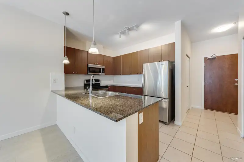 125 15380 102A AVENUE - photo 4 of 35