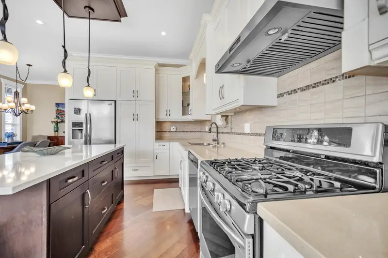 17402 2B AVENUE - photo 4 of 24