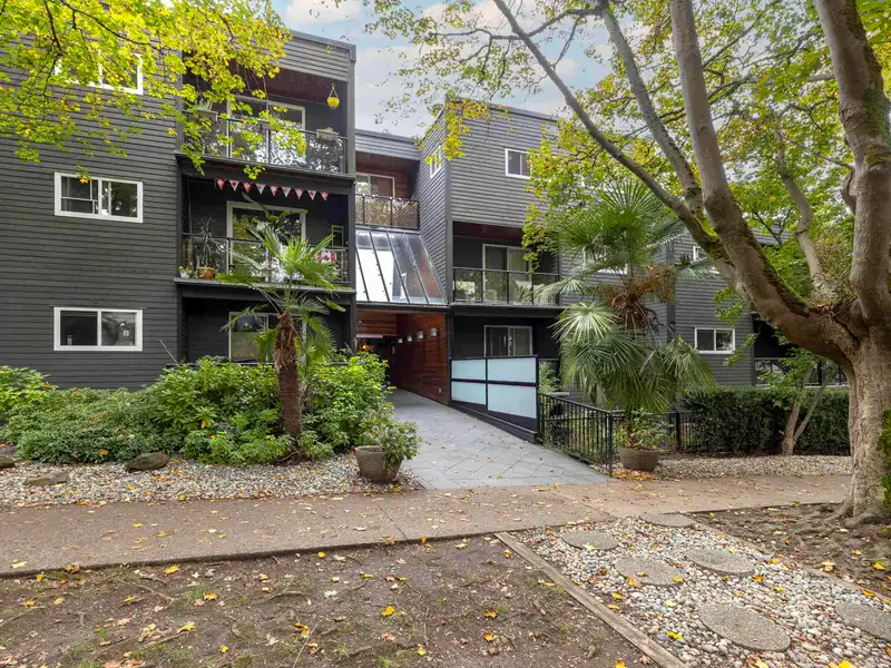 302 1550 BARCLAY STREET - photo 2 of 30