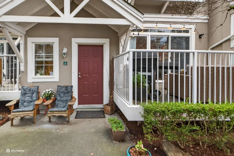 86 2422 HAWTHORNE AVENUE - photo 2 of 25