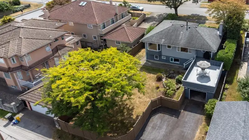 5947 BRYANT STREET - photo 2 of 37