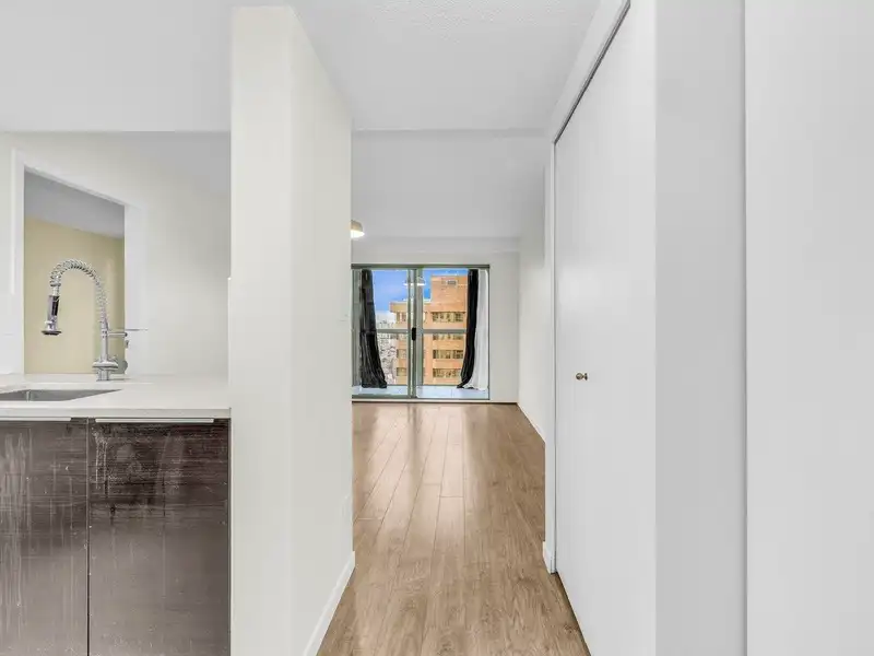 1801 1188 HOWE STREET - photo 3 of 38