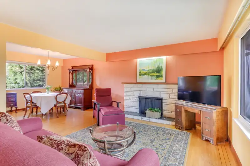 2294 PORTAGE AVENUE - photo 3 of 30