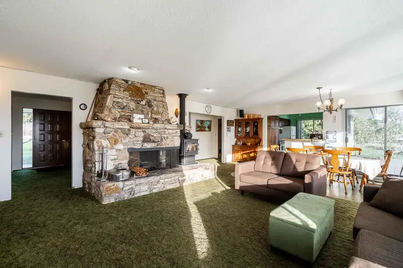 21660 76B AVENUE - photo 4 of 31