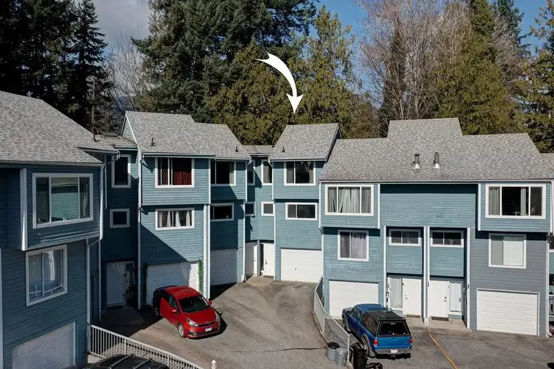 5 822 GIBSONS WAY - photo 2 of 33