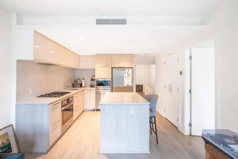 412 680 SEYLYNN CRESCENT - photo 1 of 20