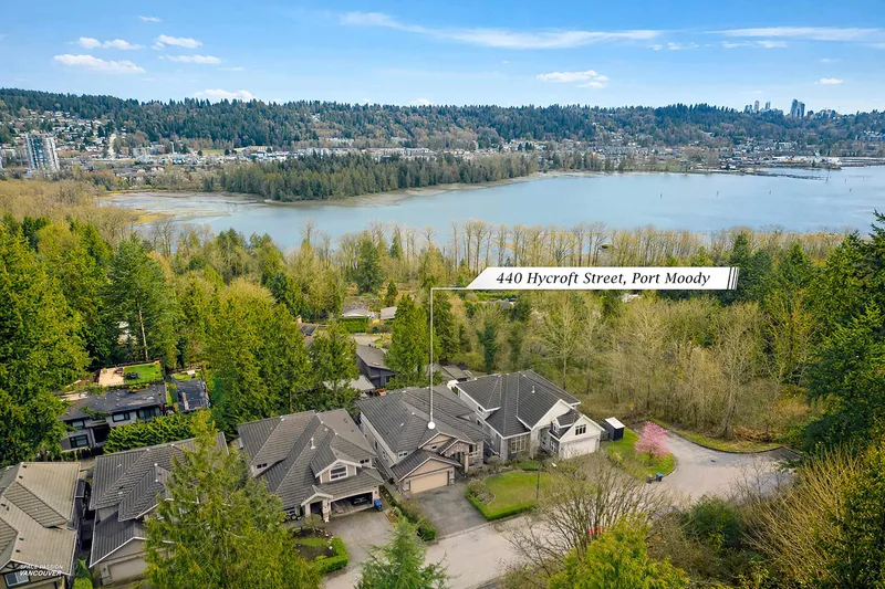 440 HYCROFT STREET - photo 1 of 25