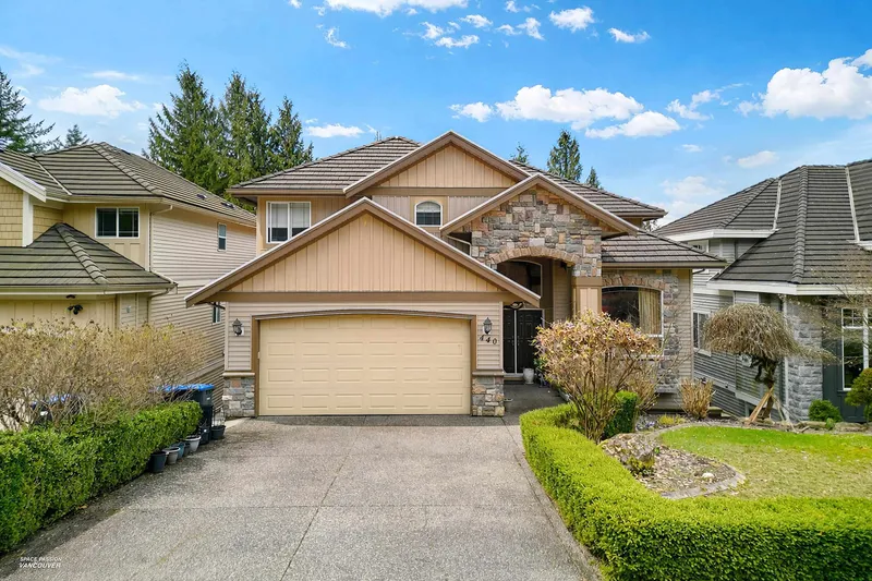 440 HYCROFT STREET - photo 2 of 25