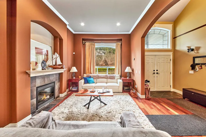 440 HYCROFT STREET - photo 3 of 25