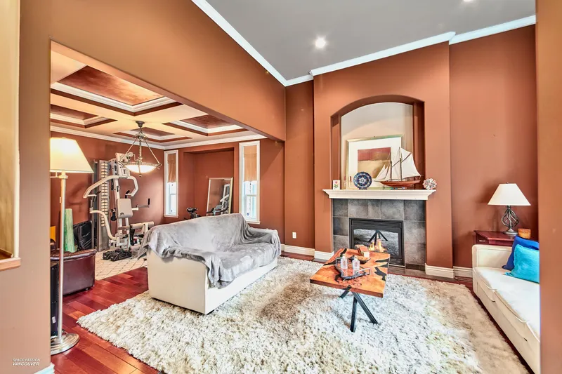 440 HYCROFT STREET - photo 4 of 25