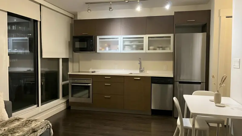 909 10777 UNIVERSITY DRIVE - photo 2 of 8