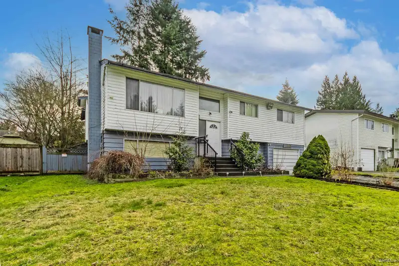 22940 122 AVENUE - photo 2 of 17