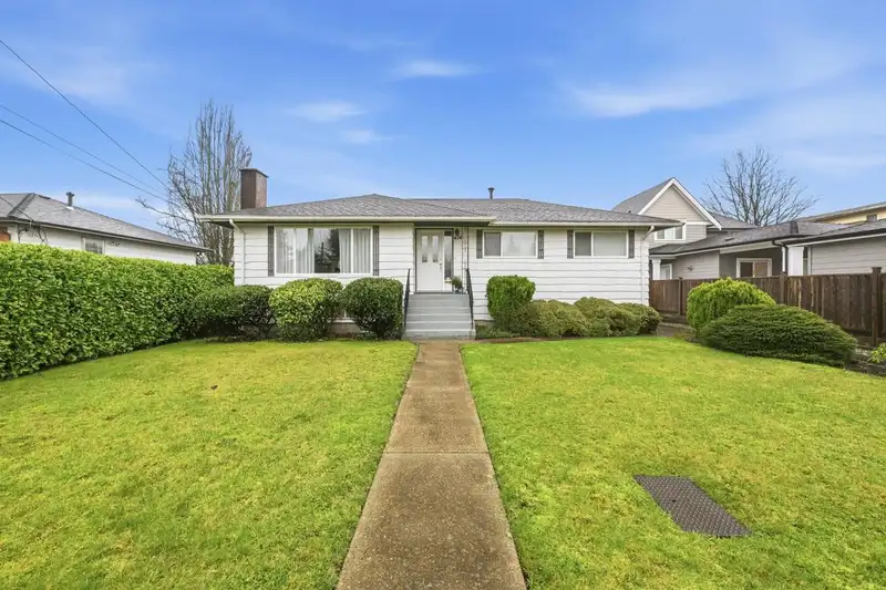 474 DIXON STREET - photo 1 of 40