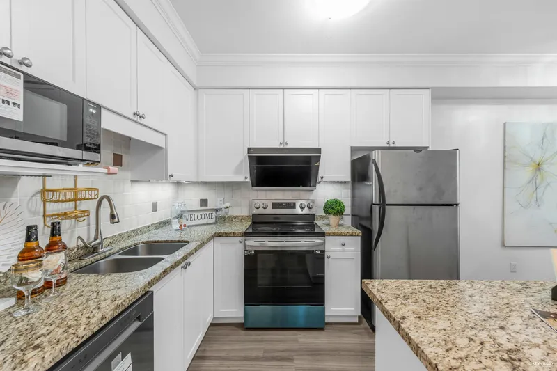 260 13020 NO. 2 ROAD - photo 1 of 14