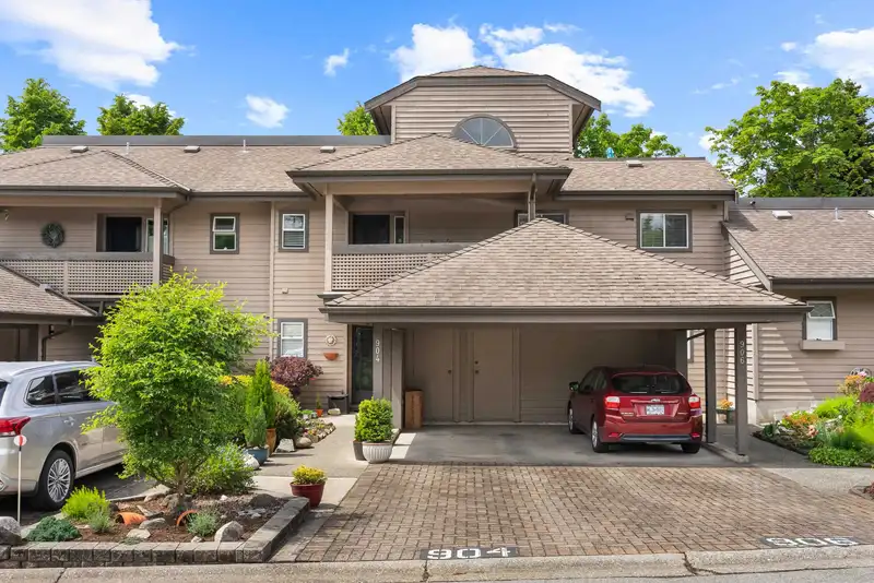 904 ROCHE POINT DRIVE - photo 1 of 28