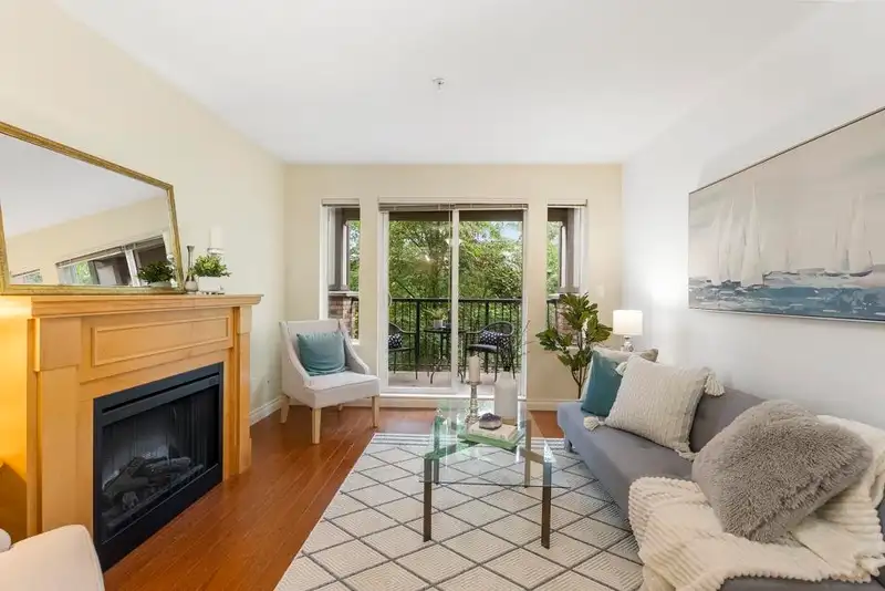 404 8717 160 STREET - photo 2 of 31