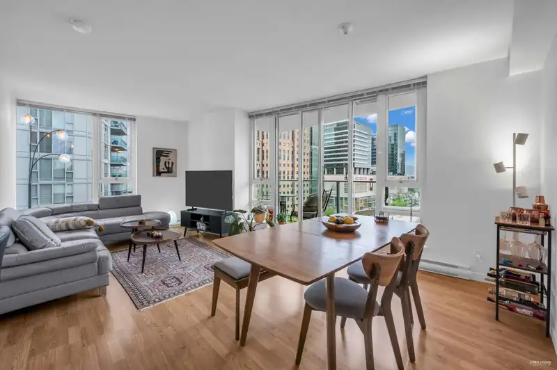 1502 233 ROBSON STREET - photo 2 of 27