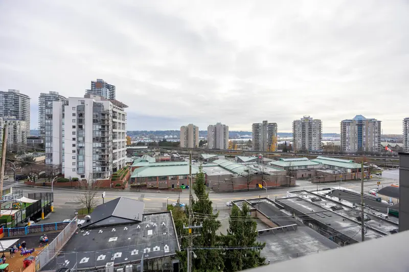 405 1012 AUCKLAND STREET - photo 1 of 25