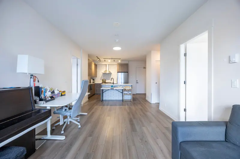 405 1012 AUCKLAND STREET - photo 3 of 25