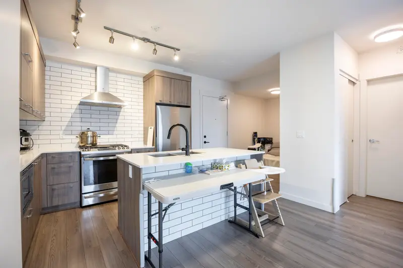 405 1012 AUCKLAND STREET - photo 4 of 25