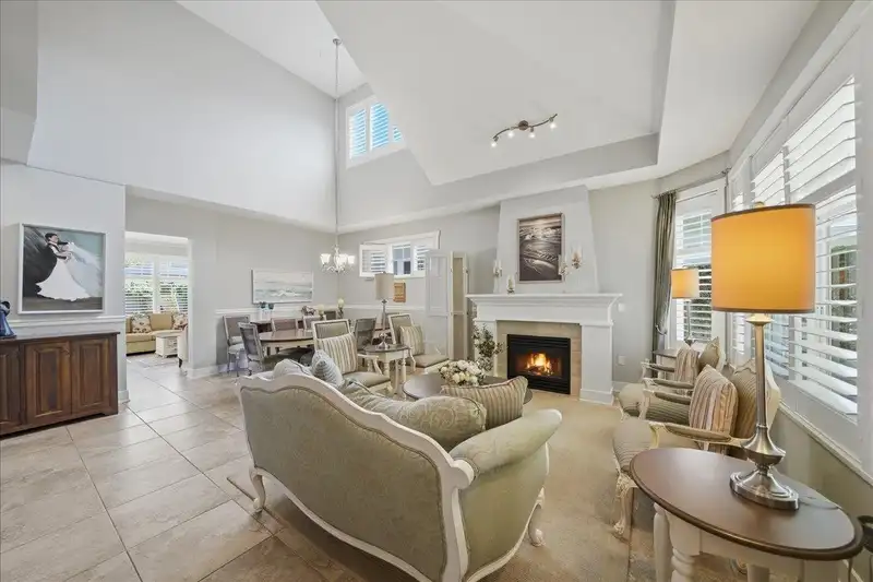 106 5900 FERRY ROAD - photo 4 of 40