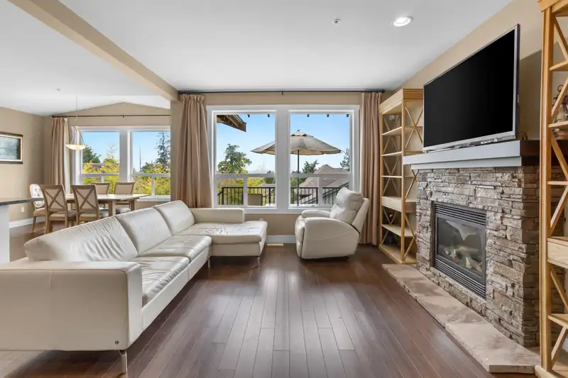 13735 230A STREET - photo 2 of 40