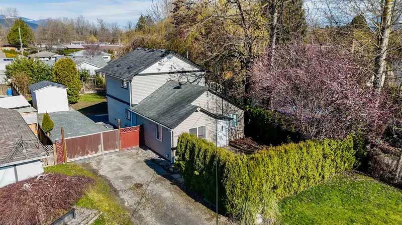 45595 LEWIS AVENUE - photo 2 of 33