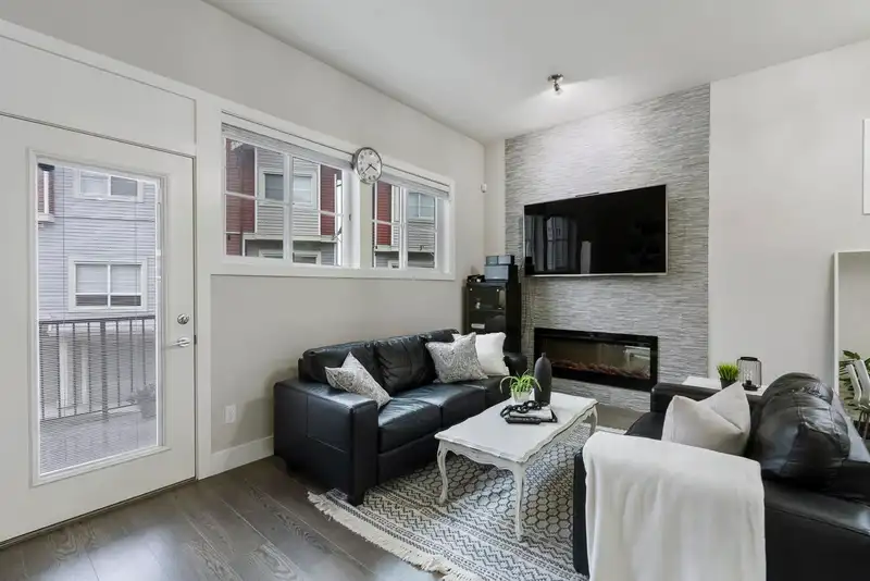 26 6945 185 STREET - photo 4 of 29