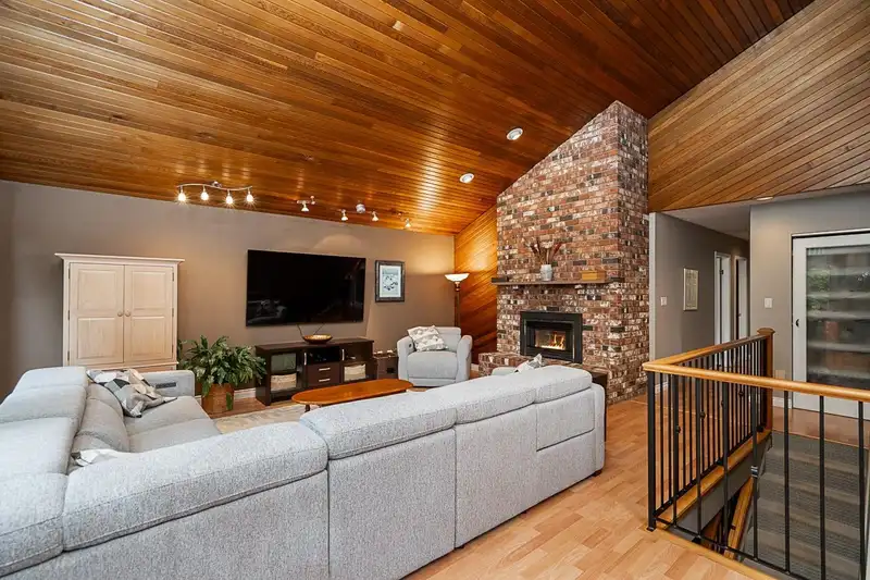 3090 WILLIAM AVENUE - photo 2 of 36