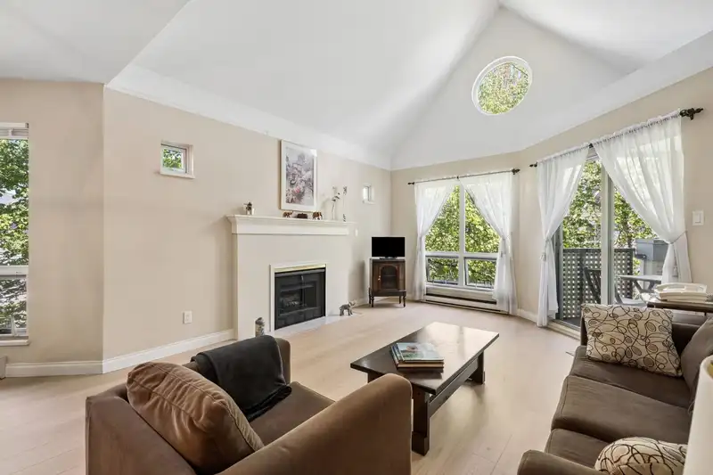 305 7459 MOFFATT ROAD - photo 4 of 22