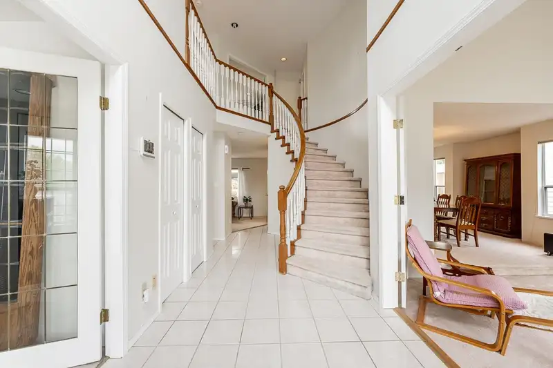 2917 KALAMALKA DRIVE - photo 4 of 40