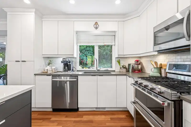 23594 108 AVENUE - photo 3 of 39